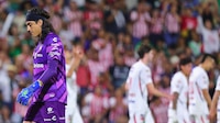Acevedo le tira al arbitraje del Santos vs Chivas: ‘Una acción polémica nos cuesta la victoria’