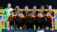 ¡Ganan y son líderes! Julián Quiñones y el Al Qadisiya derrotan de último minuto a Al Taawoun