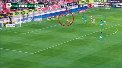 Rodolfo Cota firmó un autogol ridículo para León