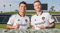 ¡MILLONADA! Chucky Lozano ganará 10 VECES más que Marco Reus en el LA Galaxy; ¿cuál es su salario?