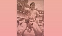 Murió Roberto Cejas, el aficionado que cargó a Maradona en el Estadio Azteca durante México 1986
