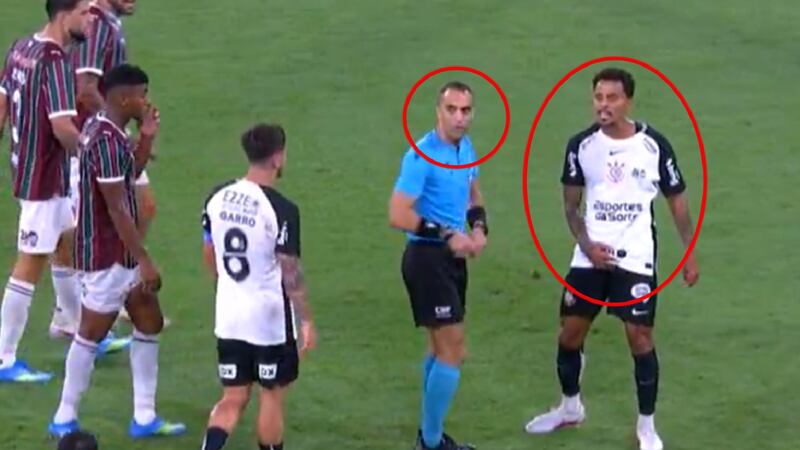 Árbitro estaba frente a él y tuvo que ir al VAR: EXPULSAN a jugador por hacer señas obscenas (VIDEO)