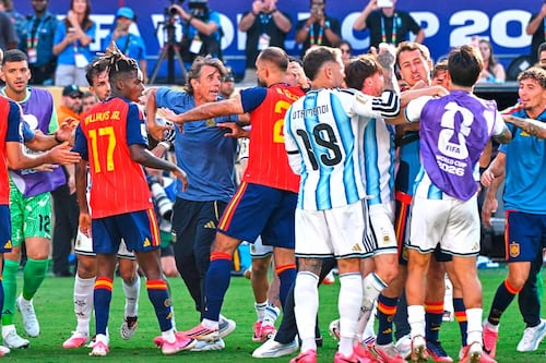 Roberto Ayala, auxiliar de Argentina: ‘Yo quería separar y me calenté, me disculparé con Dani Olmo’