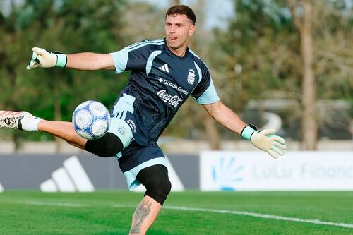 Dibu Martínez asegura que fue más lindo ganarle a Inglaterra que un posible triunfo ante España en el Mundial