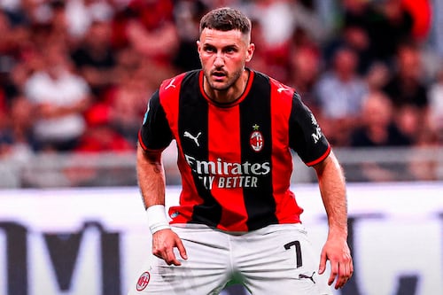 Santi Gimenez asistió pero Milan cayó ante Cagliari; no jugarán Champions League la próxima temporada