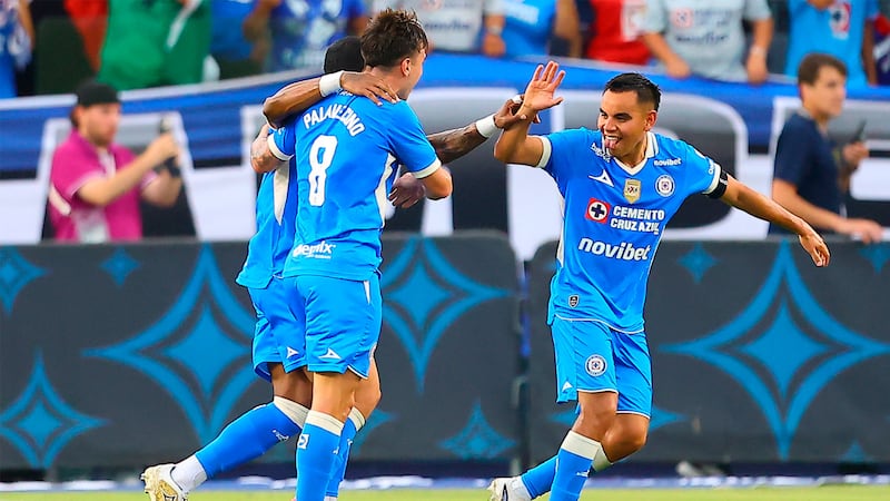 ¿Fue burla? Cruz Azul celebra el Campeón de Campeones con la canción del Toluca
