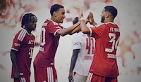 ¡Queda en SUSTO! Jamal Musiala se desmaya en el Bayern vs Leipzig tras sufrir un golpe de calor