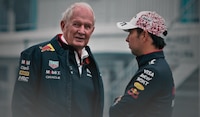 ‘Me cobraron 6 mil libras y les dije que Helmut pagaba’; Checo Pérez revela que Marko lo mandó a terapia