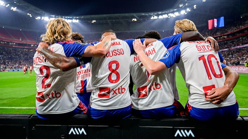 Escándalo en la Ligue 1: El motivo por el que los jugadores de Lyon y Rennes abandonaron el campo