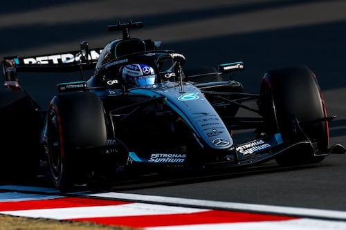 George Russell sigue imparable y gana la Sprint del GP de China; Sergio Pérez acabó 19°