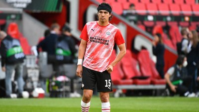 Guti ya levantó un título con el PSV.