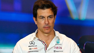 El director ejecutivo de Mercedes aseguró que no pueden competir contra Red Bull este año.