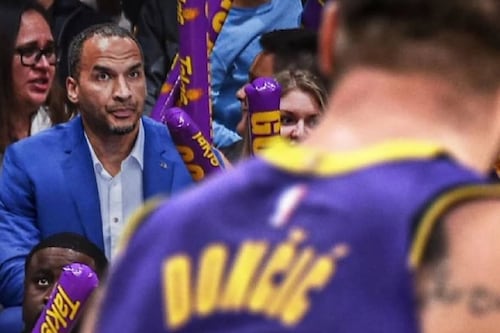 Mavericks despide a gerente general que mandó a Luka Dončić a los Lakers en la NBA