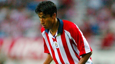 Pese a jugar en Chivas, el sueño de "Negro" Sandoval era vestir la playera del América.