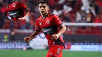Gilberto Mora juega con playera DISTINTA a la de sus compañeros en Xolos; esta es la razón