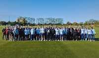 Edson Álvarez REAPARECE con West Ham en reconocimiento a DT y jugador del mes en Championship (FOTO)