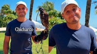 Chicharito niega estar retirado como futbolista: ‘Habrá noticias muy pronto’... Y posa con un águila