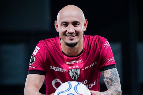 Carlos González, ex de Liga MX, explota contra DT de Paraguay: ‘Nunca demostró que me llamará al Mundial’
