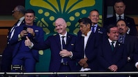 Jorge Campos presume chanclas carísimas de diseñador que fueron regalo de Gianni Infantino