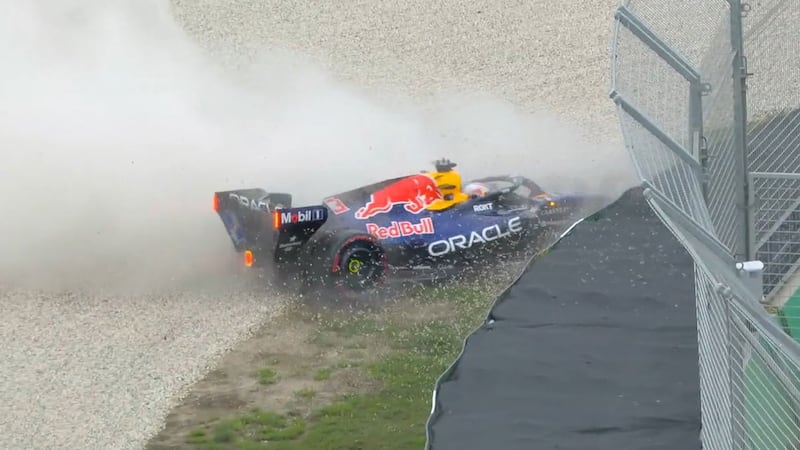 ¡Desastre para Checo y Verstappen en la qualy del GP de Australia! Russell se quedó la pole position
