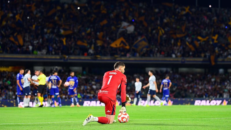 Larcamón mantendrá a Andrés Gudiño como titular en Cruz Azul; Mier podría ver minutos ante Mazatlán