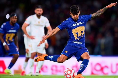 Robert Morales hizo el RIDÍCULO del año en el Pumas vs Toluca, fallando gol sin portero (VIDEO)