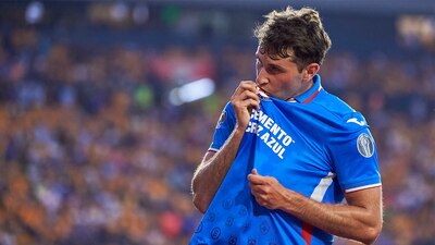 Santiago Giménez lleva dos goles en dos partidos del Apertura 2022.