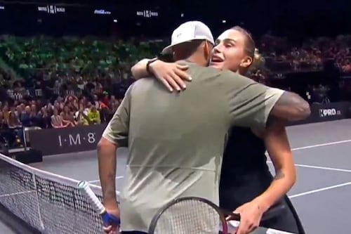 Nick Kyrgios venció a la número 1, Aryna Sabalenka, en la ‘Batalla de Sexos’ del tenis