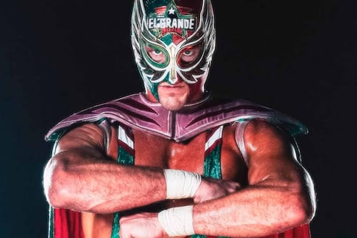 El Grande Americano le ganó la máscara a El Original Grande Americano en Monterrey
