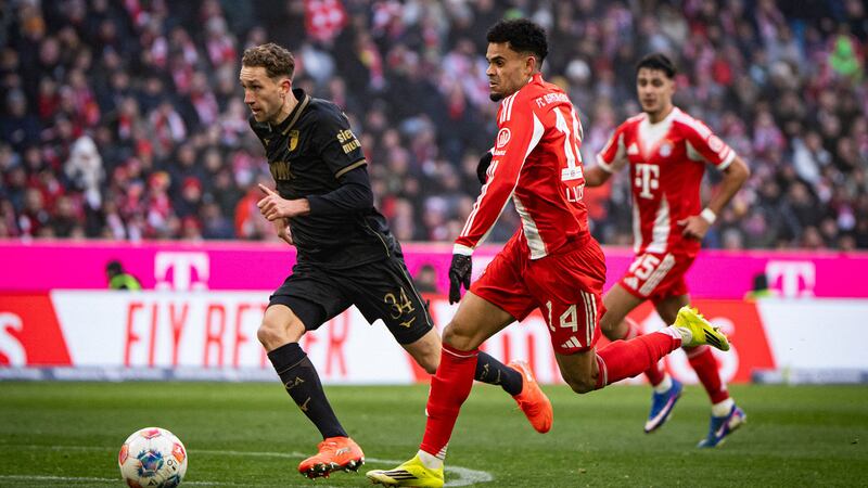 ¡Bayern Munich perdió el invicto en la Bundesliga! Augsburg le remontó en su propia cancha