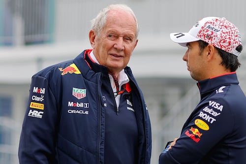 Helmut Marko vuelve a tirarle a Checo Pérez: “Quizá nos equivocamos de piloto”