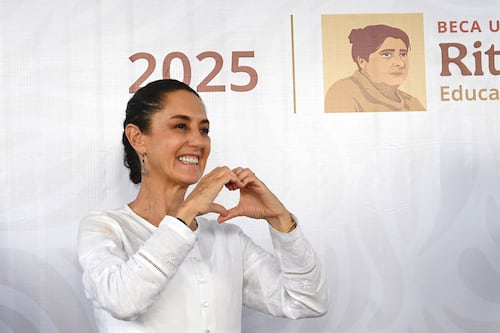 ¿A qué estudiantes con Beca Rita Cetina 2025 les depositan ÚLTIMO doble pago hoy lunes 28 de Abril?