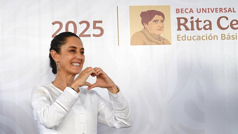 ¿A qué estudiantes con Beca Rita Cetina 2025 les depositan ÚLTIMO doble pago hoy lunes 28 de Abril?