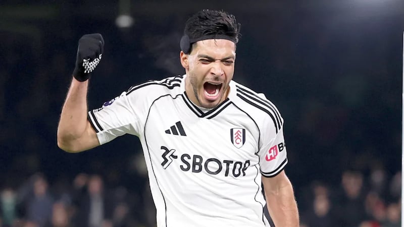 ¡Raúl Jiménez ANOTÓ de penal! Fulham remontó ante Burnley y sueñan con competencias europeas