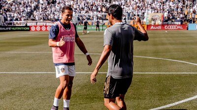 Carlos Vela y Chicharito Hernández chocarán en una nueva edición del El Tráfico.