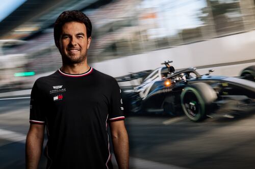 Checo Pérez festeja su CUMPLEAÑOS en primer día de la pretemporada 2026 de F1