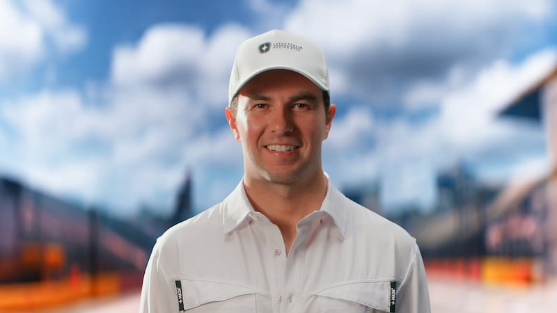 Checo Pérez enciende rumores con nuevo video junto a MAJA Sportswear