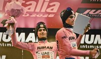 ¡Mexicano Isaac Del Toro CONSERVA maglia rosa del Giro de Italia! Pero Juan Ayuso RECORTA segundos de oro