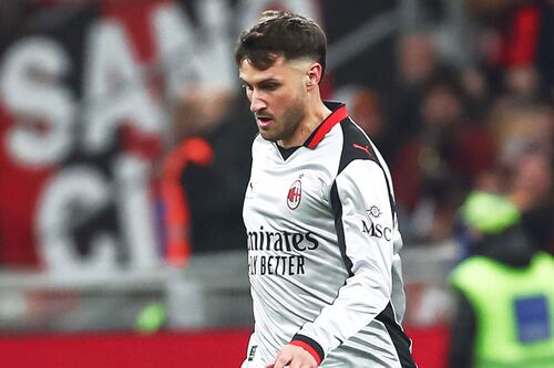 Salida de Santiago Gimenez del Milan al Porto dependería de fichaje de la Roma