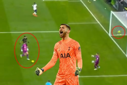 Portero del Tottenham comete BRUTAL ERROR al salir a cortar un balón: No despejó bien y recibió GOLAZO