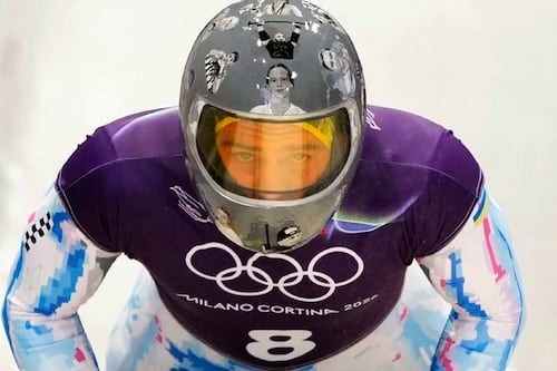 Juegos de Invierno 2026: Descalifican a abanderado ucraniano por recordar a muertos en la guerra contra Rusia