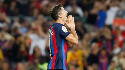 Robert Lewandowski marcó, pero su gol fue anulado por fuera de lugar.