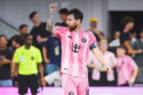 ¡Sigue haciendo historia! Messi se convierte en el segundo jugador con más goles de tiro libre