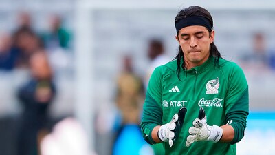 Acevedo causó baja del once titular durante el calentamiento debido a una lesión.