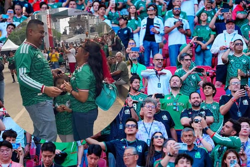 Pareja protagoniza propuesta de matrimonio previo a victoria de México en el Mundial 2026 (VIDEO)