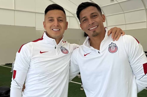 Chivas anuncia dorsales para el Apertura 2026; hay heredero del 14 de Chicharito y no es la Hormiga
