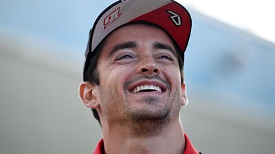 Leclerc estrenó canción y mostró sus habilidades con el piano.