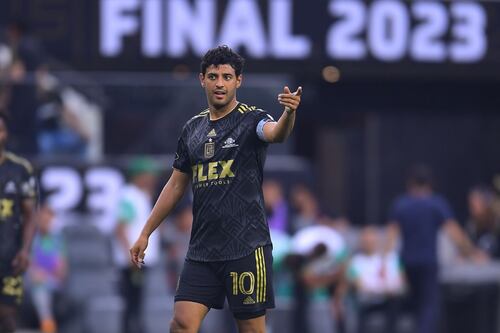 ¡Se queda! Carlos Vela permanecerá en LAFC; la negociación demora por reglas de MLS