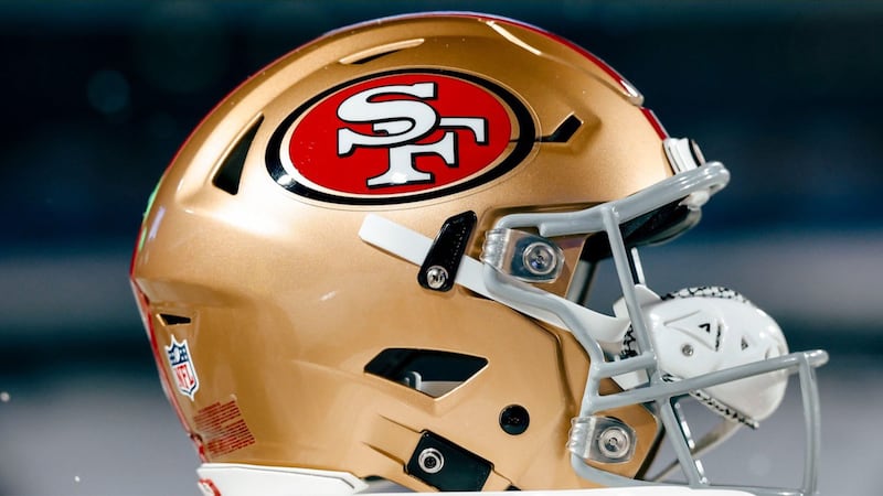 Kyle Shanahan, coach de los San Francisco 49ers, sufre aparatosdo accidente automovilístico