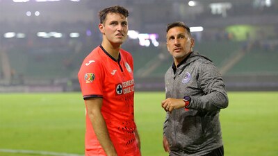 Santiago Giménez vive un gran momento con el Feyenoord en Países Bajos